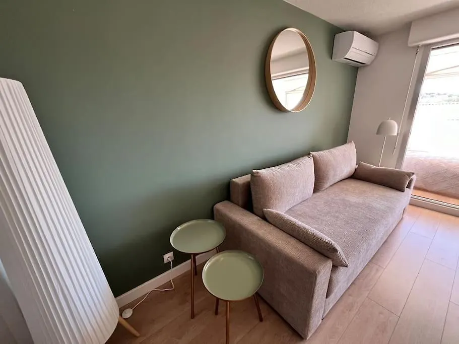 Appartement Studio Vue Mer Avec Piscine Et Terrain De Tennis Sausset-les-Pins