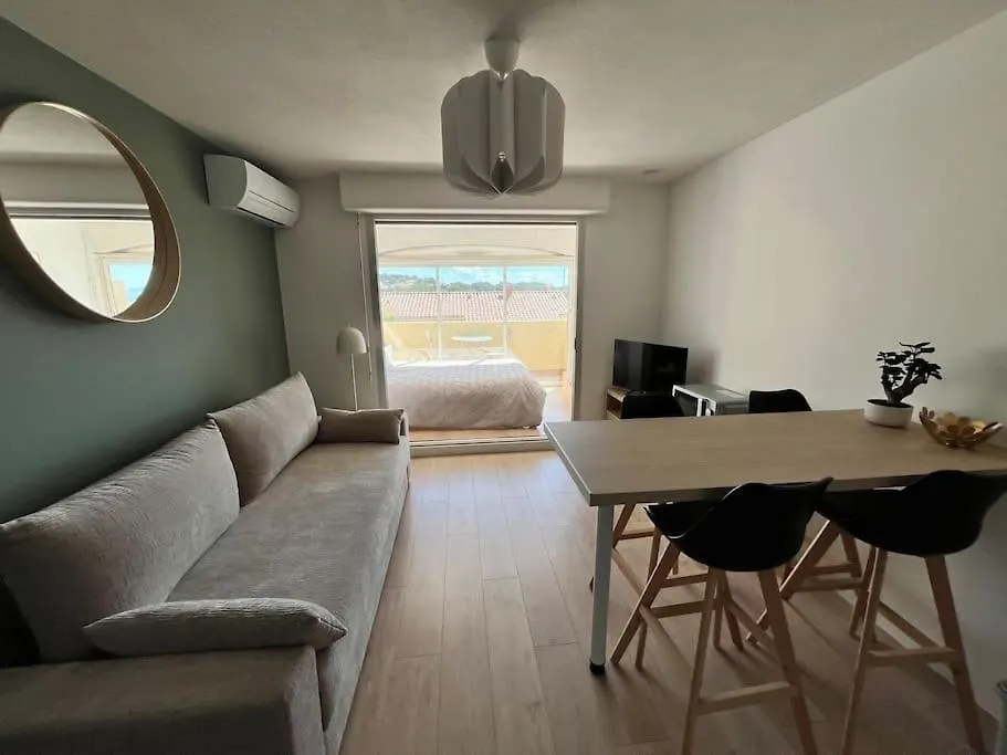 Studio Vue Mer Avec Piscine Et Terrain De Tennis Sausset-les-Pins